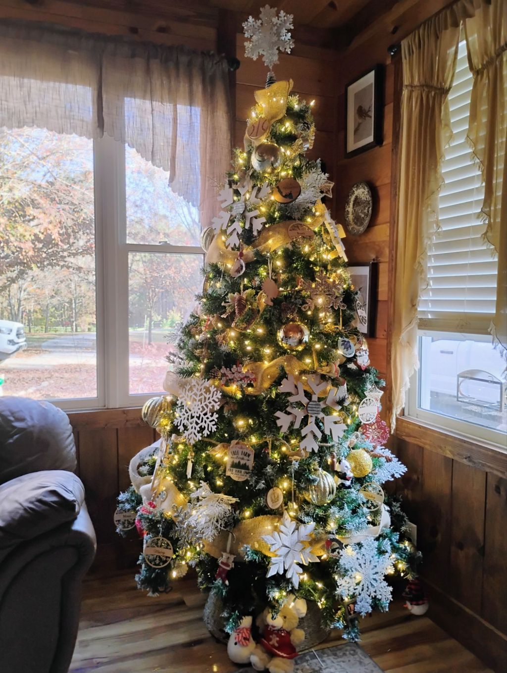 Pieces of Our Holiday Decor | November&nbsp;Edition